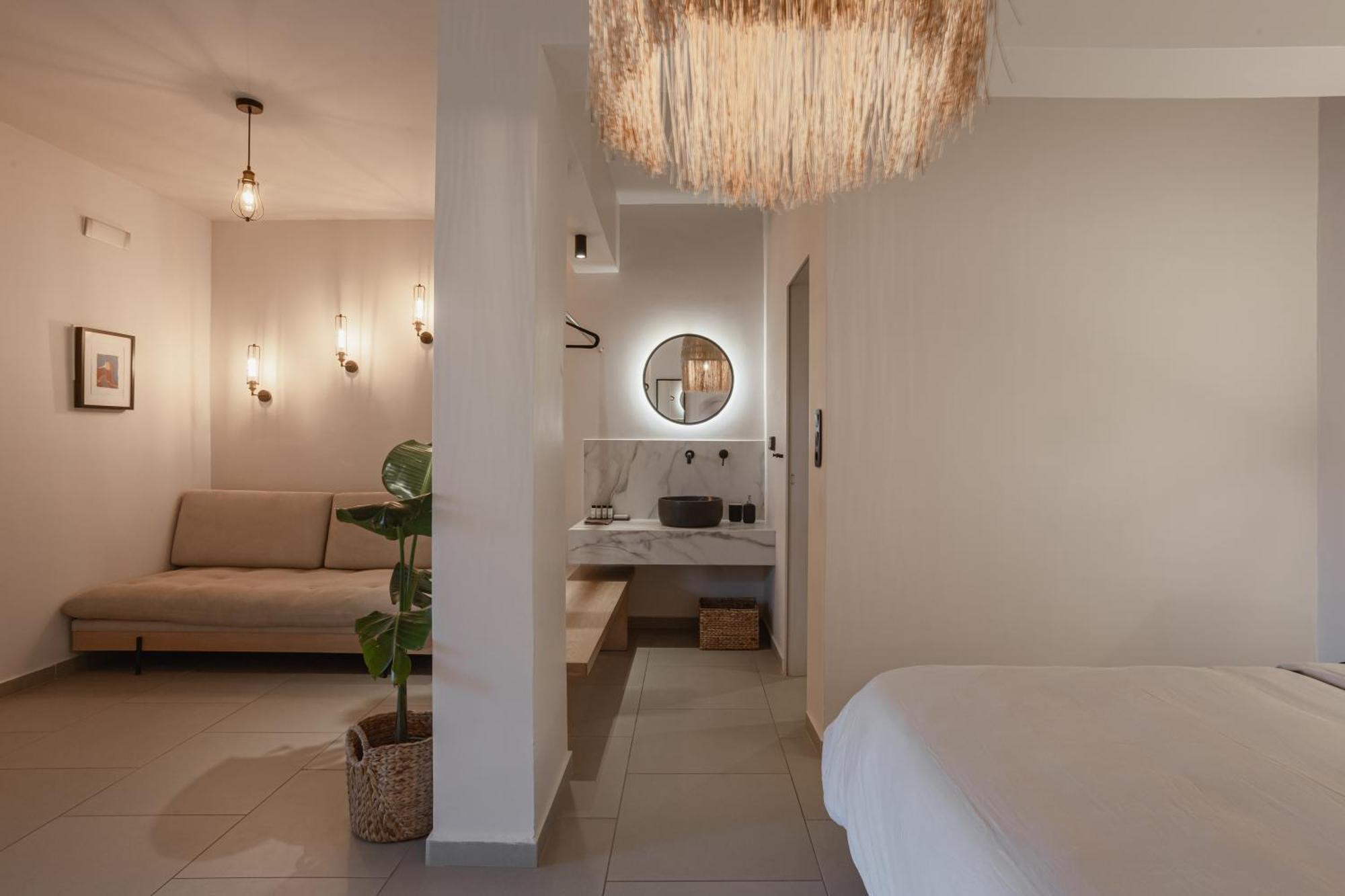 Amal Luxury Suites&villas Hotel *